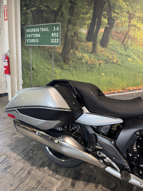 2025 BMW Motorrad K 1600 B - Option 719 - Photo 6