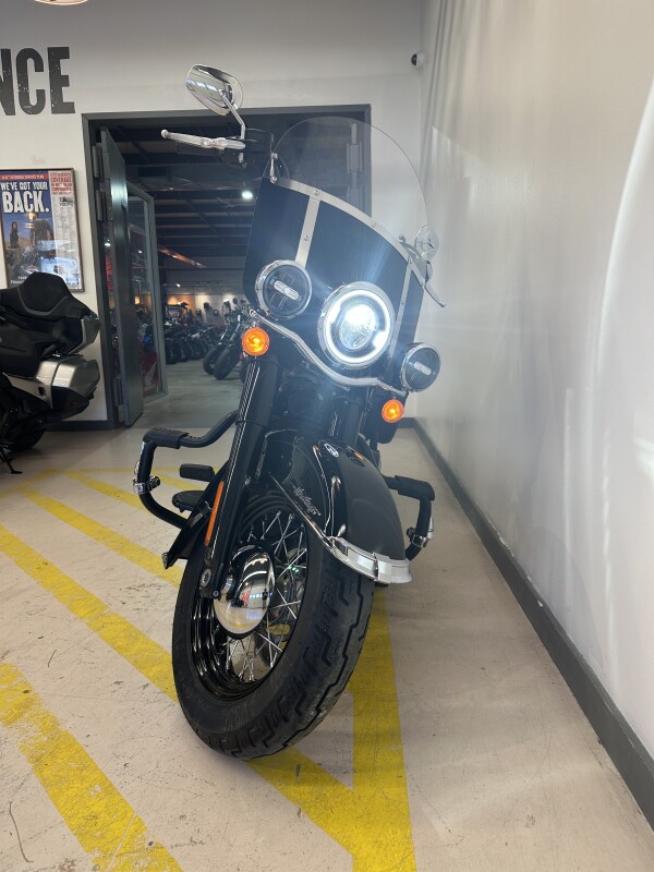 2018 Harly-Davidson Heritage Softail Classic 114 Vivid Black - Photo 2