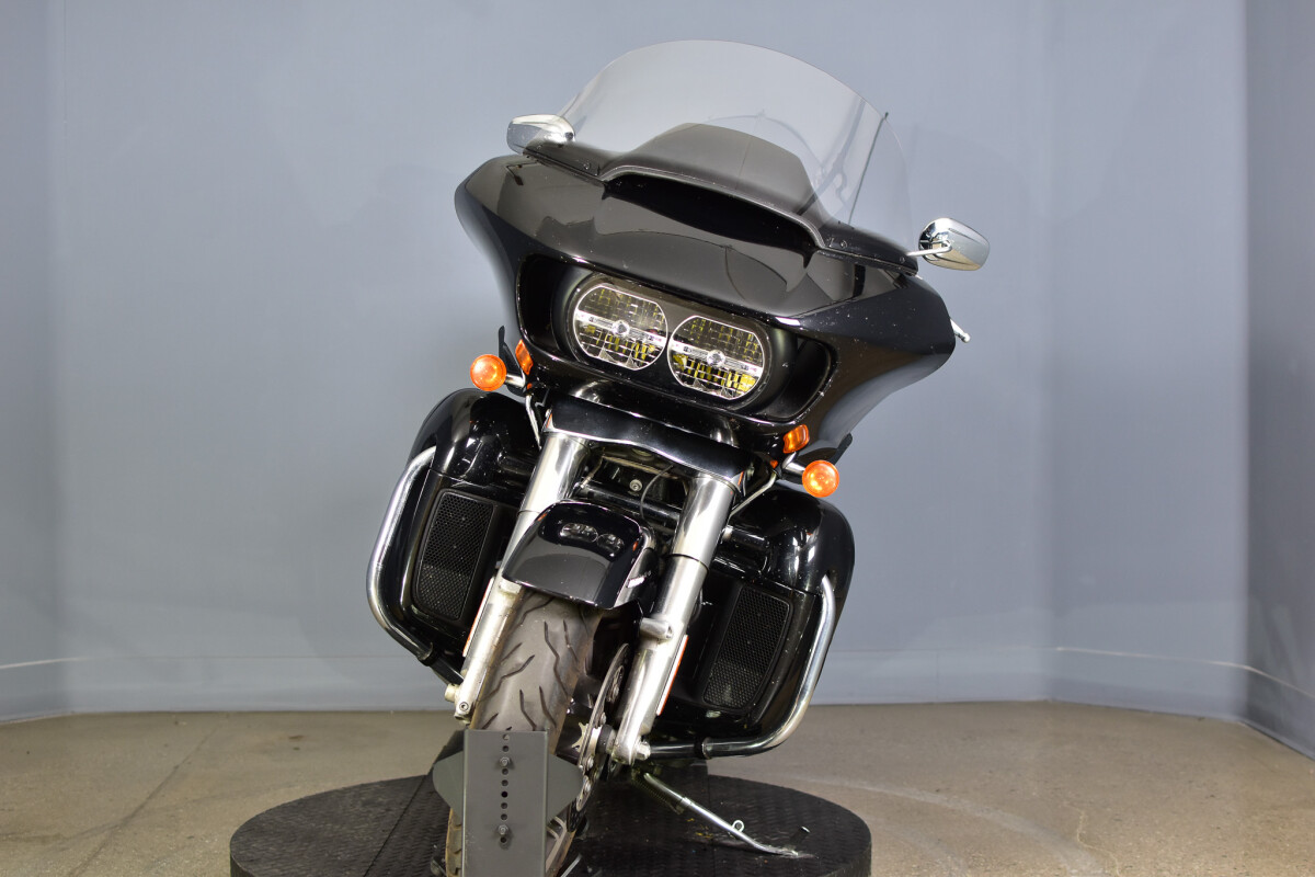 2022 Harley-Davidson® Road Glide® Limited FLTRK, photo 3