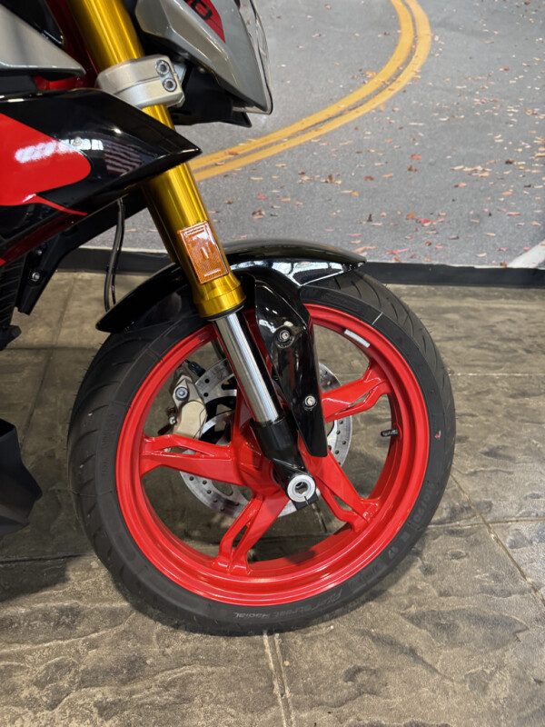 2025 BMW Motorrad G 310 R - Photo 5