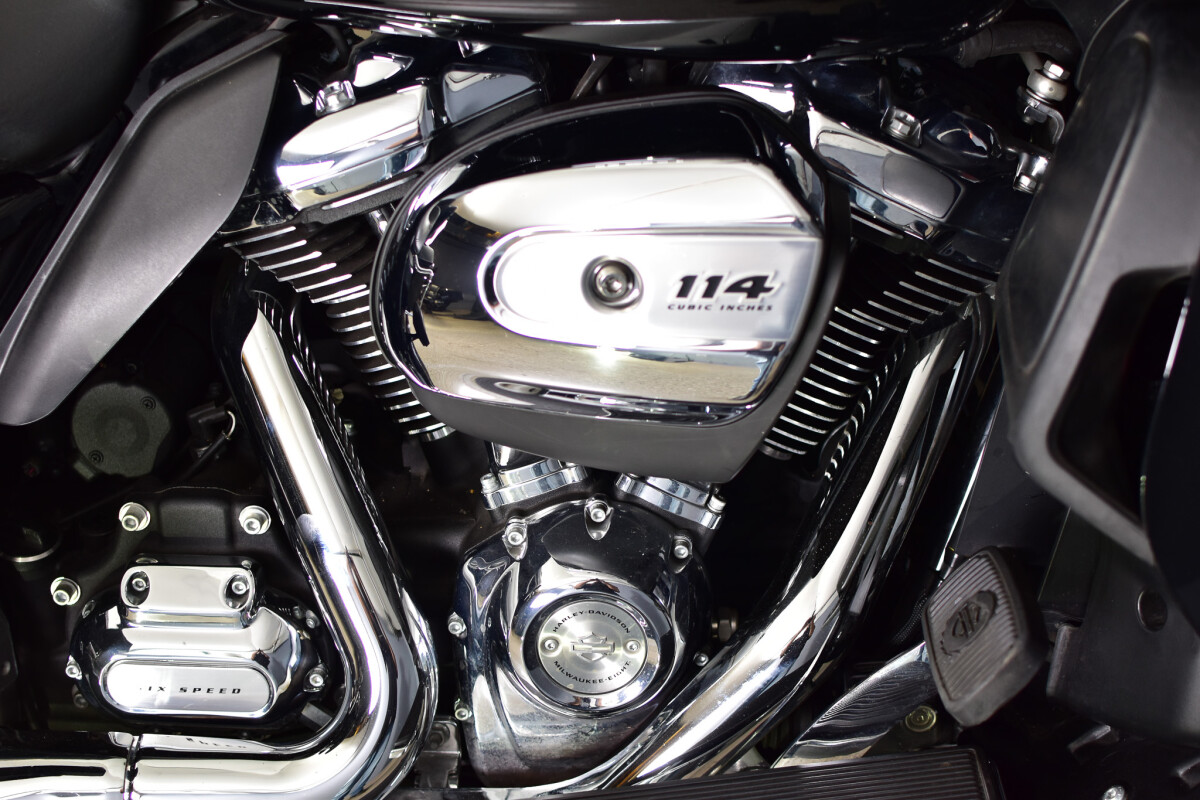 2022 Harley-Davidson® Road Glide® Limited FLTRK, photo 11