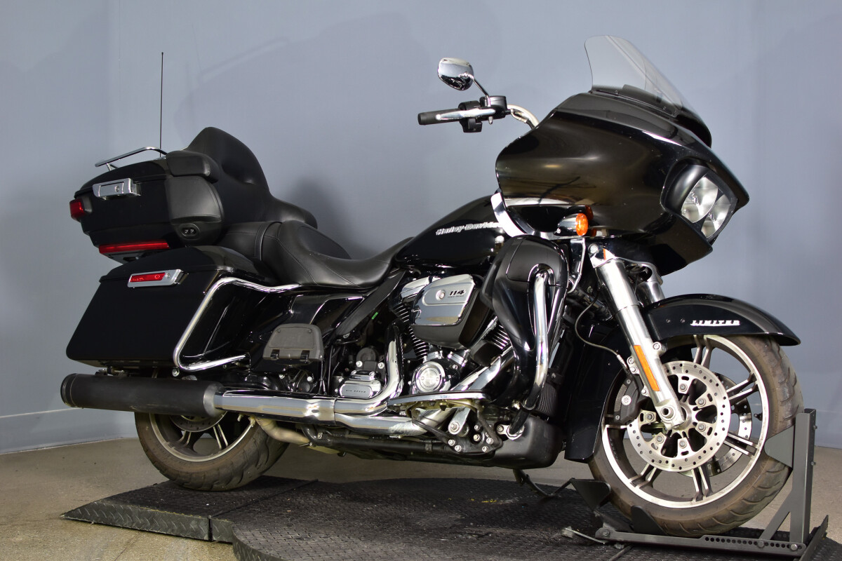 2022 Harley-Davidson® Road Glide® Limited FLTRK, photo 2