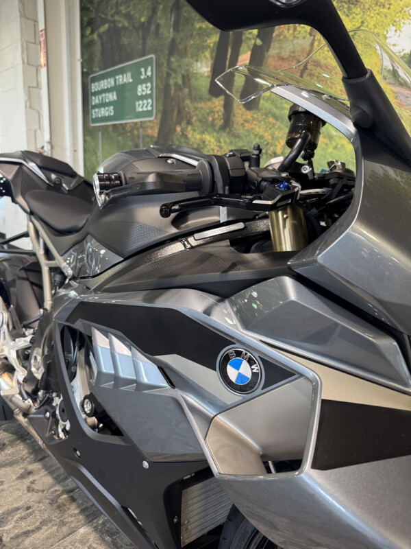 2025 BMW Motorrad S 1000 RR - Photo 2