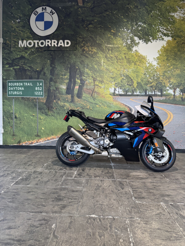 2026 BMW M 1000 RR