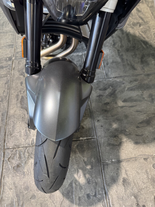 2024 BMW F 900 R - Photo 8
