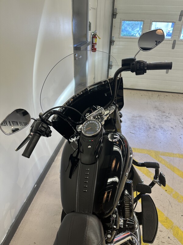 2018 Harly-Davidson Heritage Softail Classic 114 Vivid Black - Photo 6
