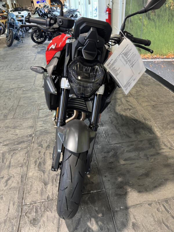 2024 BMW F 900 R - Photo 7