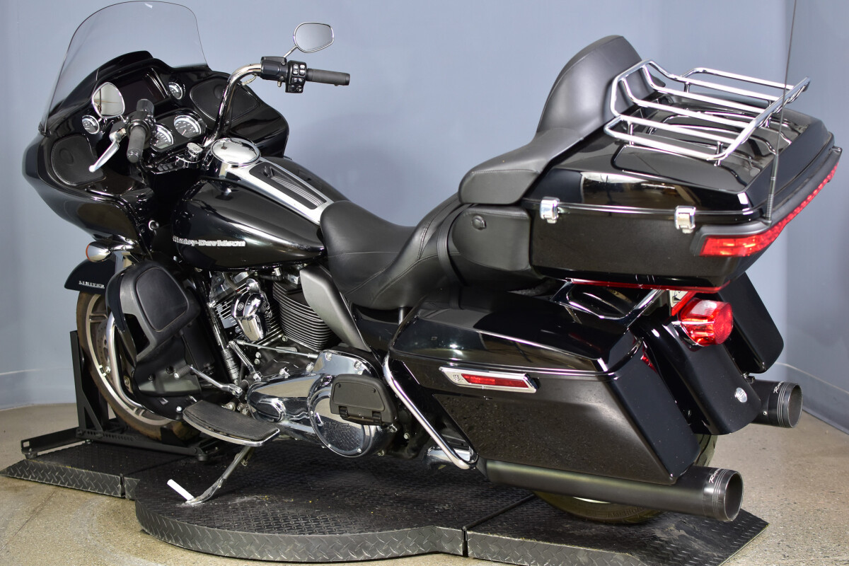 2022 Harley-Davidson® Road Glide® Limited FLTRK, photo 6