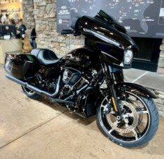 2025 FLHX - Street Glide thumb 3