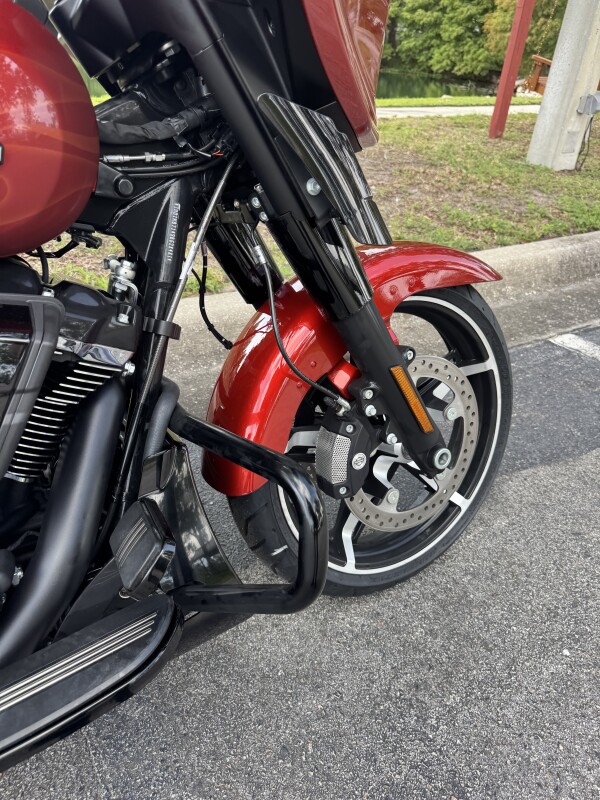 2025 Harley-Davidson® Street Glide®, photo 11