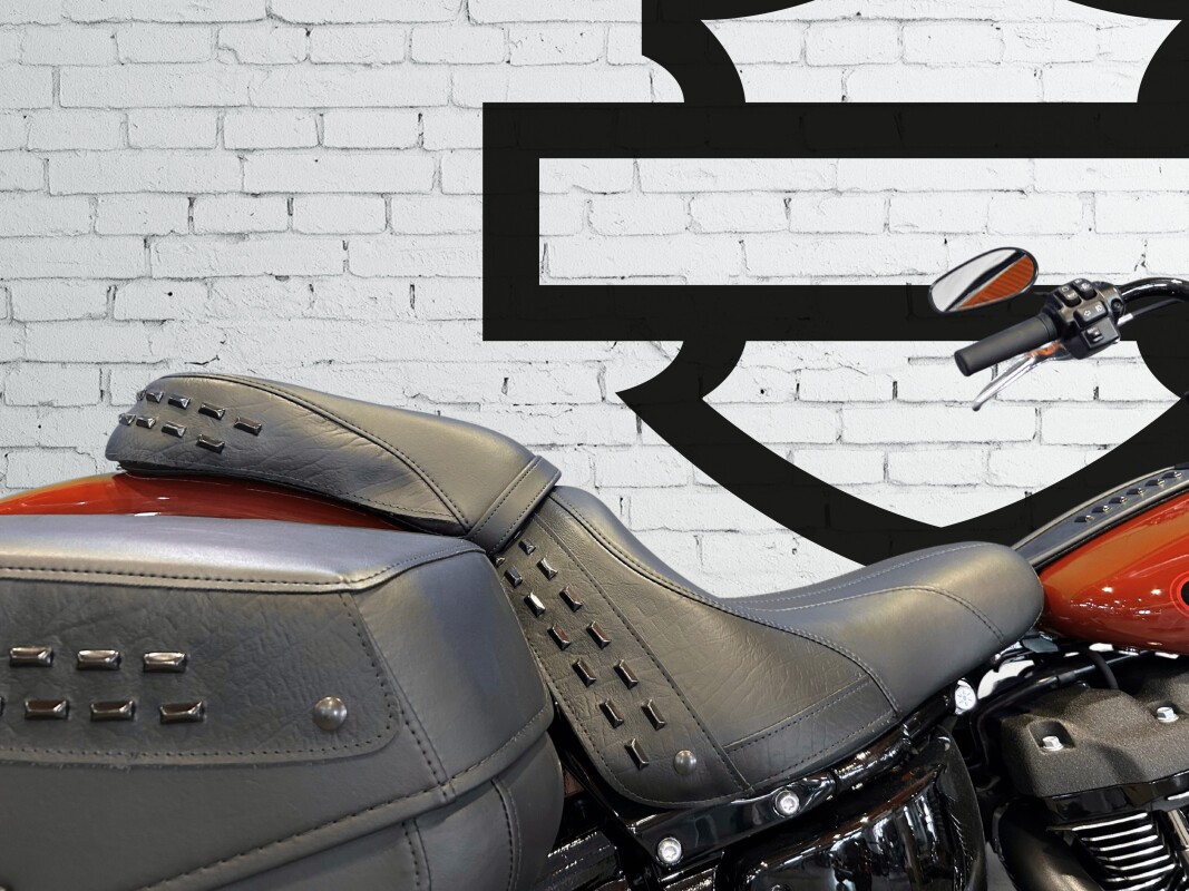 2024 Harley-Davidson Heritage Classic Red Rock / Vivid Black - Black Finish - Photo 6