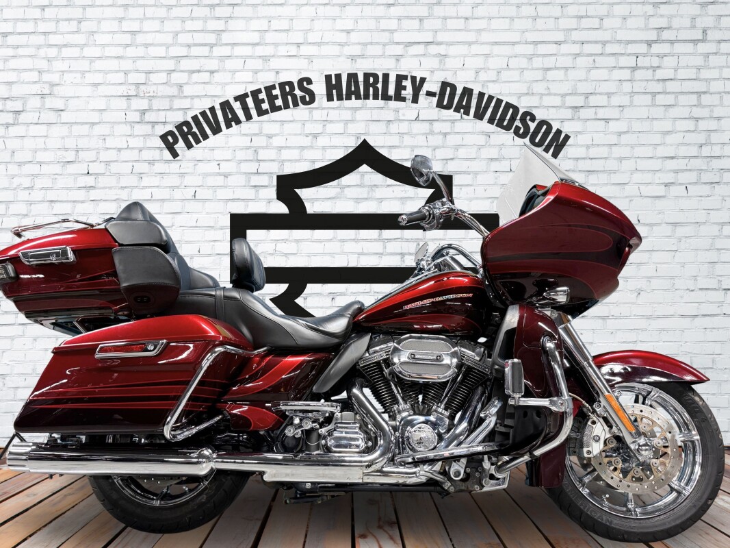 2015 Harley-Davidson CVO Road Glide Ultra Two-Tone Burgundy Blaze/Typhoon Maroon