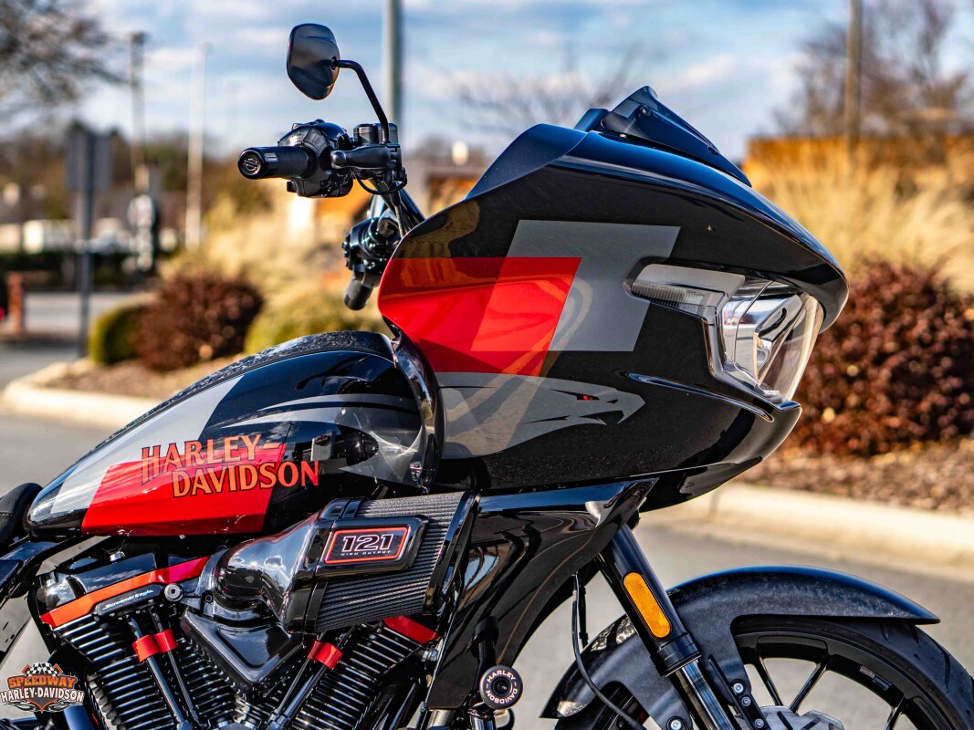 FLTRXSTSE 2025 CVO Road Glide ST - Photo 10