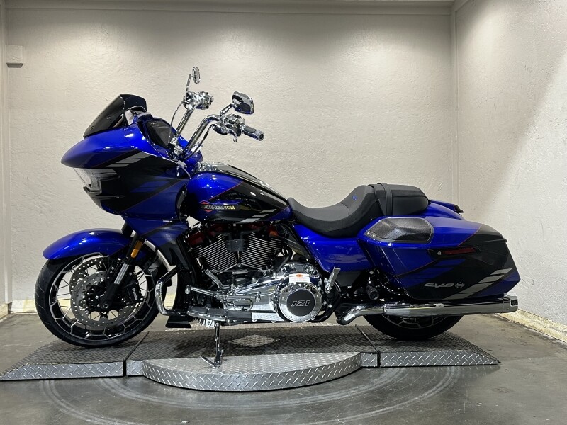 Harley-Davidson CVO Road Glide 2025 FLTRXSE 84621768 BLUE STREAK - Photo 7
