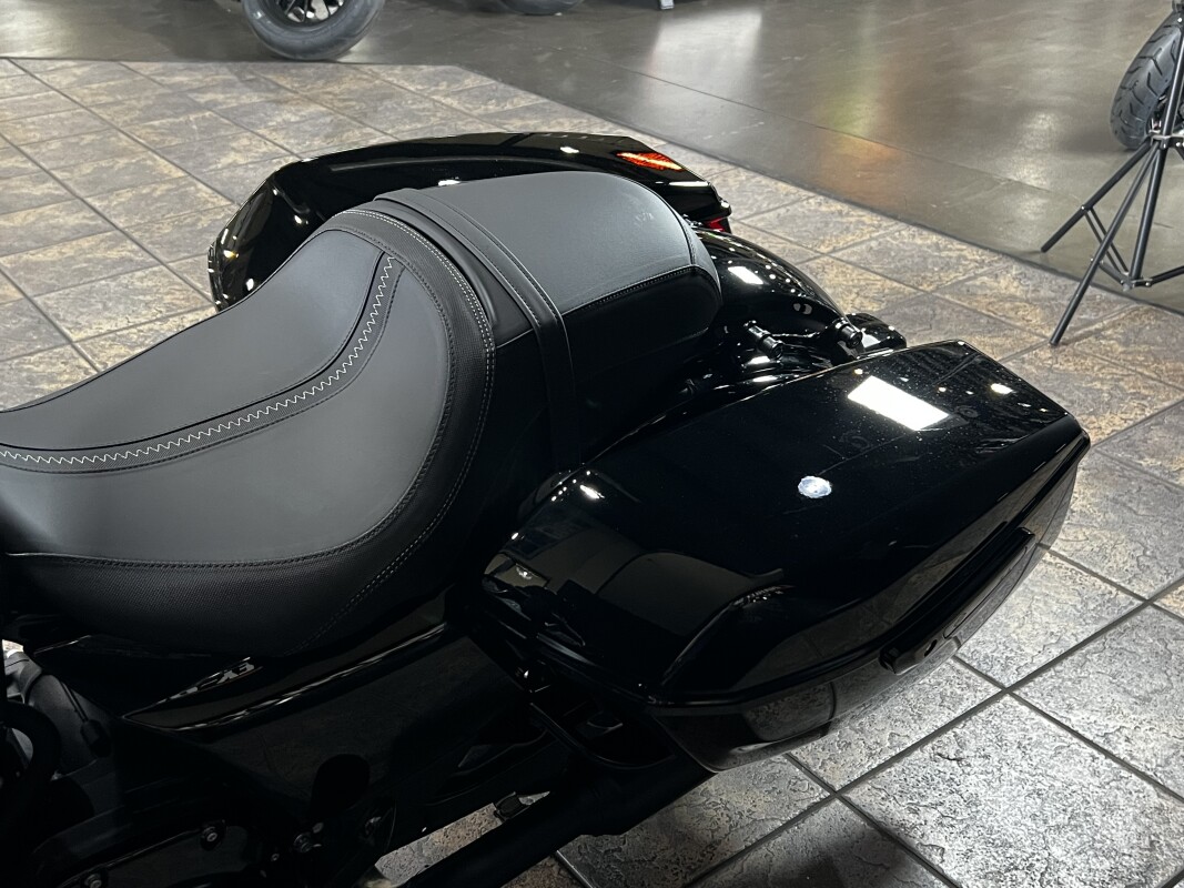 2025 Harley-Davidson Street Glide - Photo 10