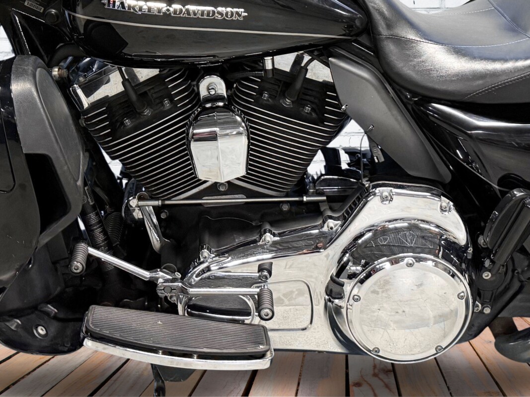 2016 Harley-Davidson Ultra Limited Low Vivid Black - Photo 7