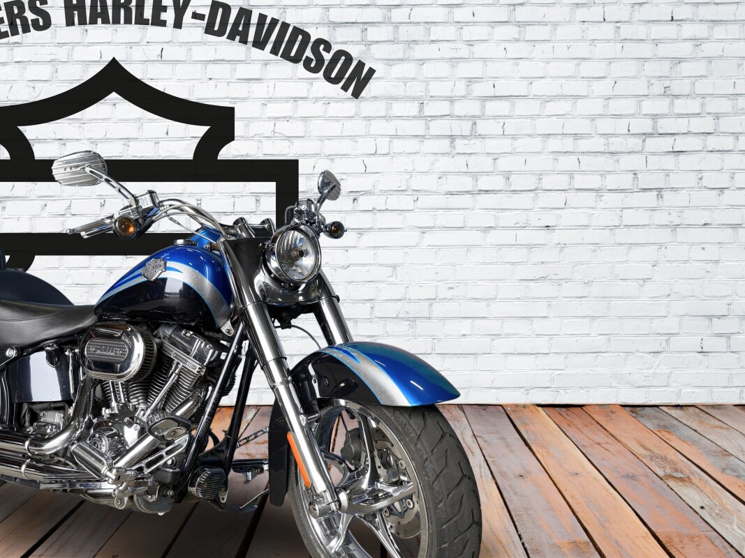 2010 Harley-Davidson CVO Softail Convertible Abyss Blue/Sapphire with Silver Braze Graphics - Photo 3