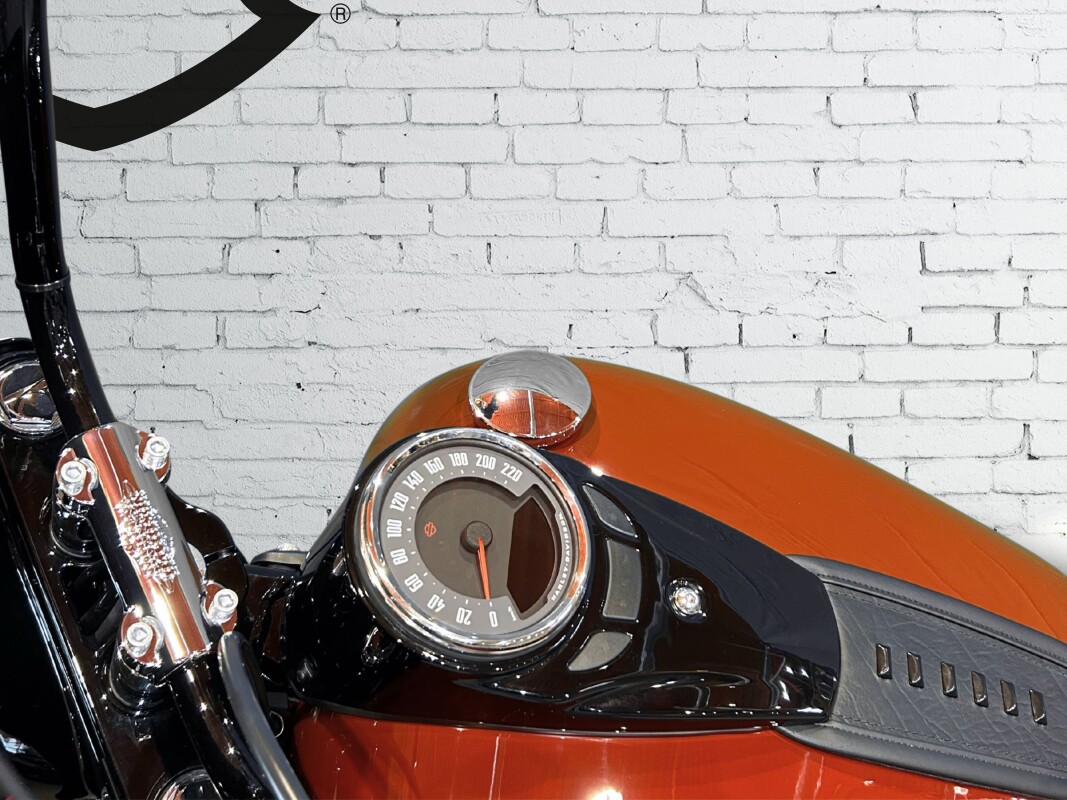 2024 Harley-Davidson Heritage Classic Red Rock / Vivid Black - Black Finish - Photo 9