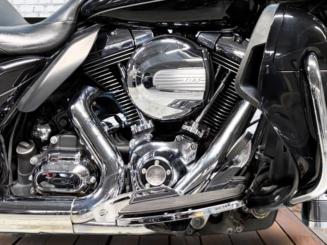 2016 Harley-Davidson Ultra Limited Low Vivid Black - Photo 4