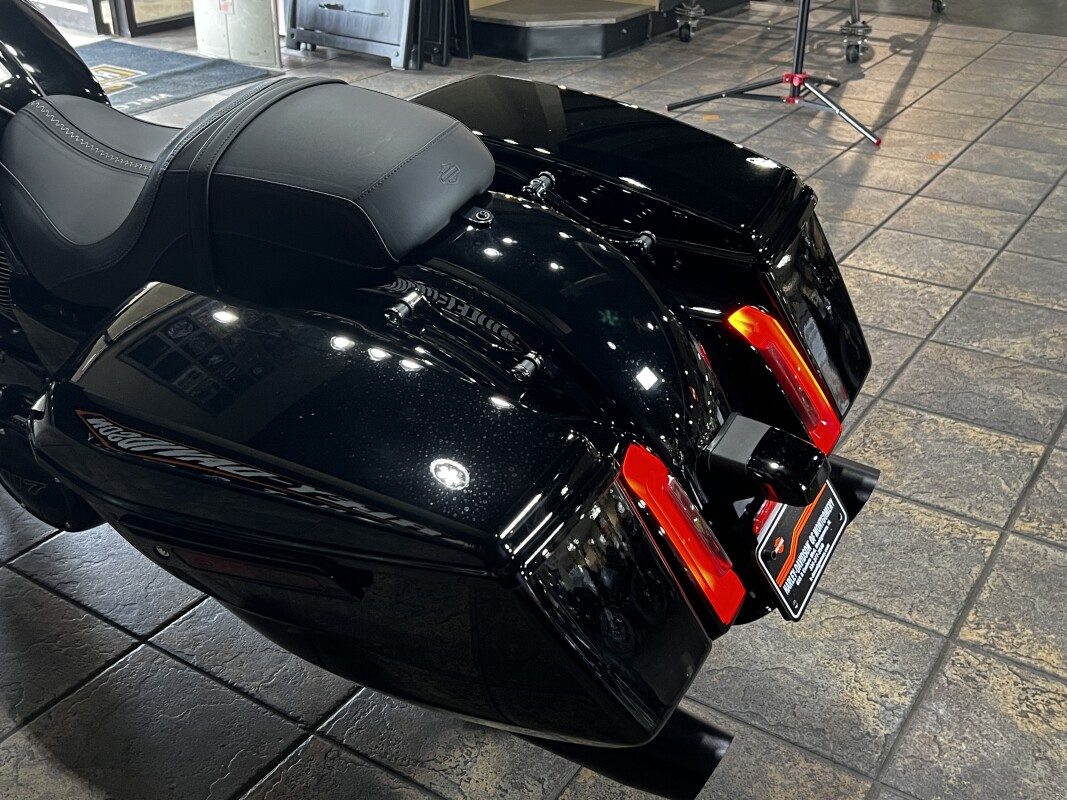 2025 Harley-Davidson Street Glide - Photo 8