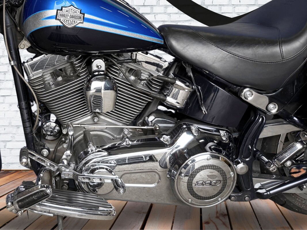 2010 Harley-Davidson CVO Softail Convertible Abyss Blue/Sapphire with Silver Braze Graphics - Photo 7