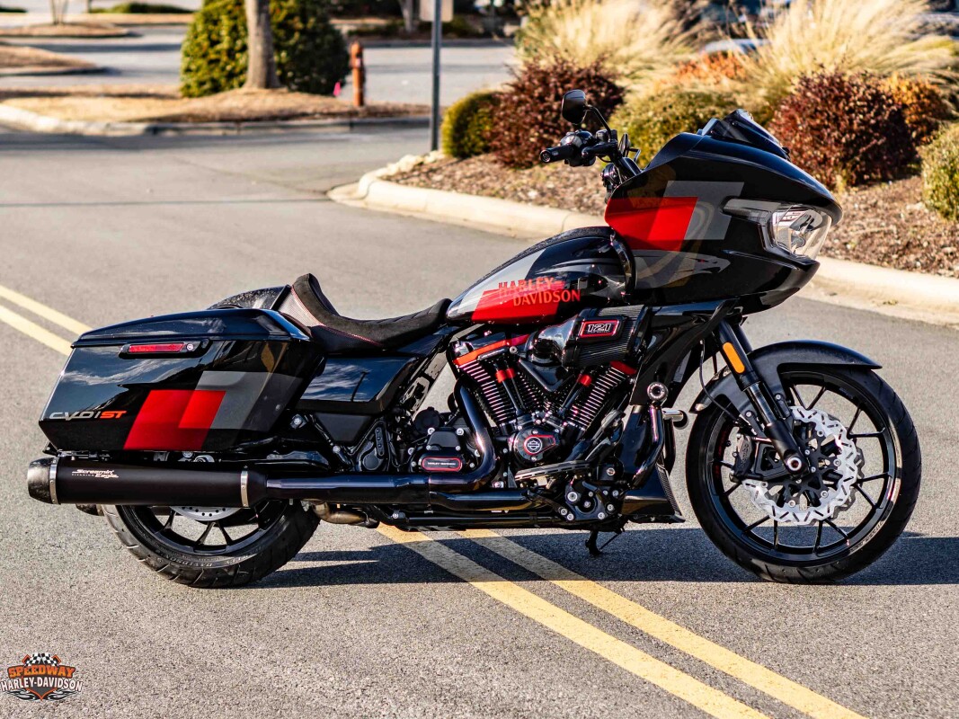 FLTRXSTSE 2025 CVO Road Glide ST - Photo 5