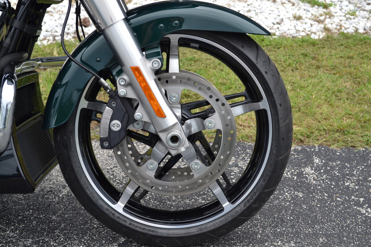 2024 Harley-Davidson Road Glide Alpine Green - FLTRX - Photo 3