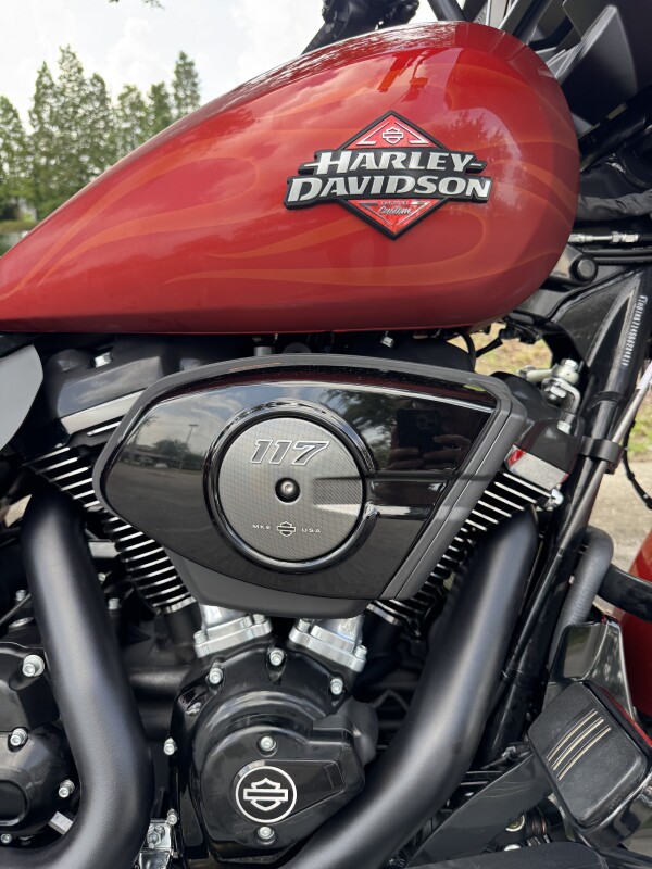 2025 Harley-Davidson® Street Glide®, photo 12