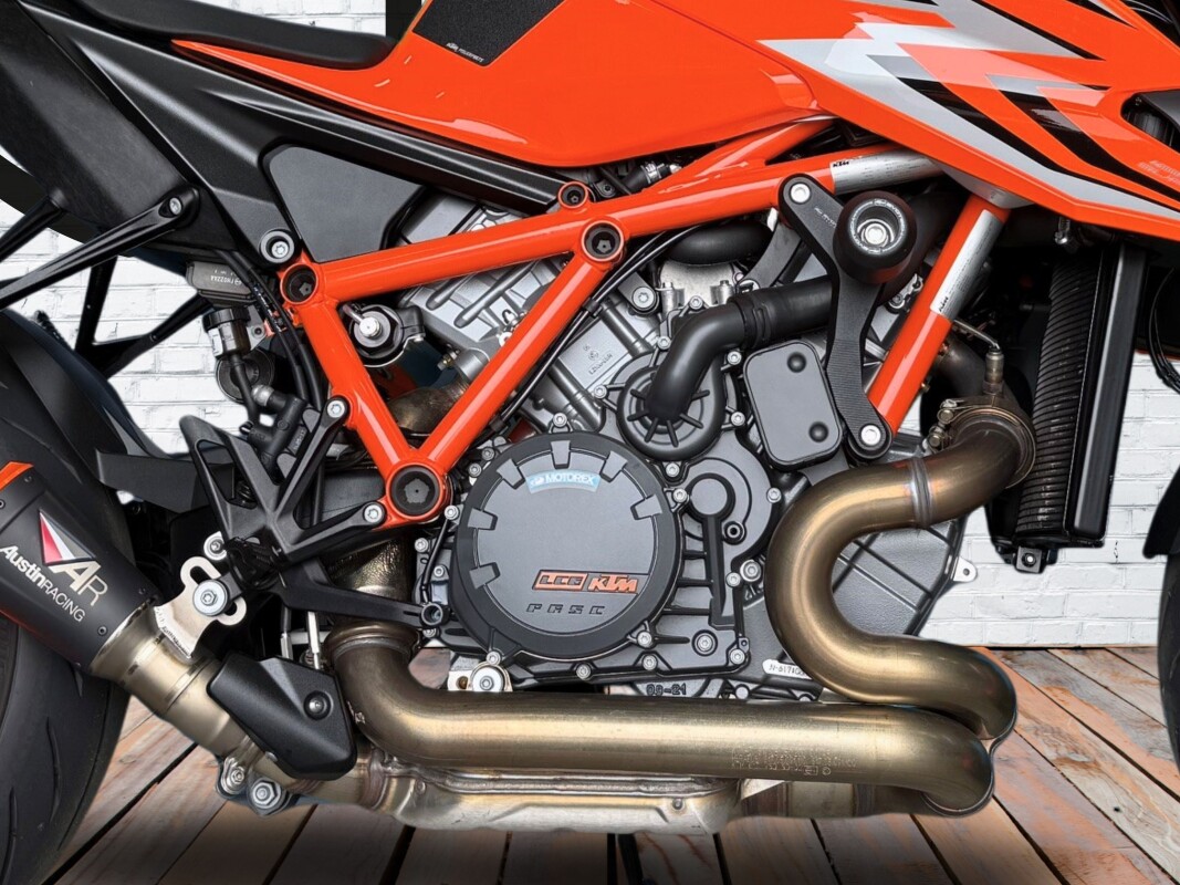 2022 KTM 1290 Super Duke R EVO Orange / Silver - Photo 4