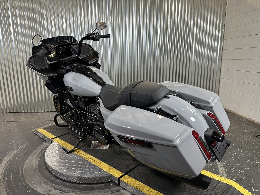 2025 Harley-Davidson Road Glide Billiard Gray - Black Finish - Photo 6