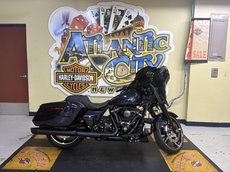 2025 Harley-Davidson® Street Glide® Mystic Shift - Black Finish
