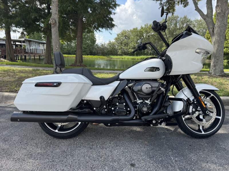 2025 Harley-Davidson<sup>®</sup> Road Glide®