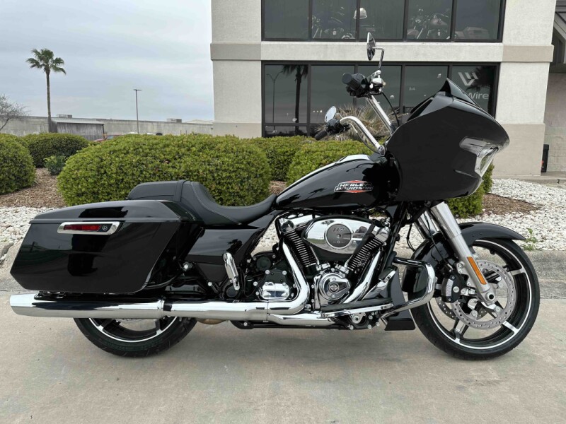 2025 Harley-Davidson® Road Glide® Vivid Black