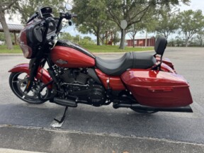2025 Harley-Davidson<sup>®</sup> Street Glide® thumb 0