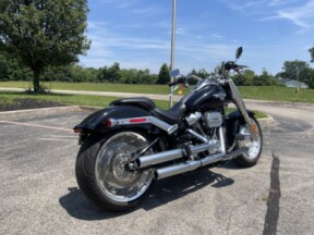 2020 Harley-Davidson® Fat Boy® 114 Vivid Black thumb 2