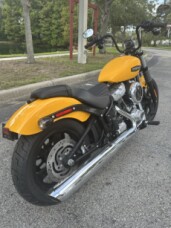 2025 Harley-Davidson<sup>®</sup> Street Bob® thumb 1