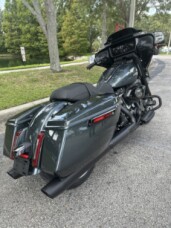 2025 Harley-Davidson® Street Glide® thumb 1