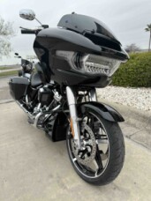 2025 Harley-Davidson® Road Glide® Vivid Black thumb 1