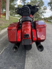 2025 Harley-Davidson<sup>®</sup> Street Glide® thumb 2