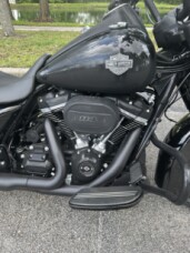 2025 Harley-Davidson® Road King® Special thumb 2