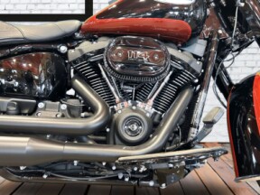2024 Harley-Davidson<sup>®</sup> Heritage Classic thumb 1