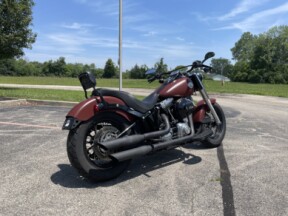 2017 Harley-Davidson<sup>®</sup> Softail Slim® Red Iron Denim thumb 2