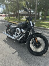 2025 Harley-Davidson® Street Bob® thumb 3