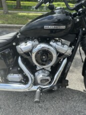 2025 Harley-Davidson® Street Bob® thumb 2