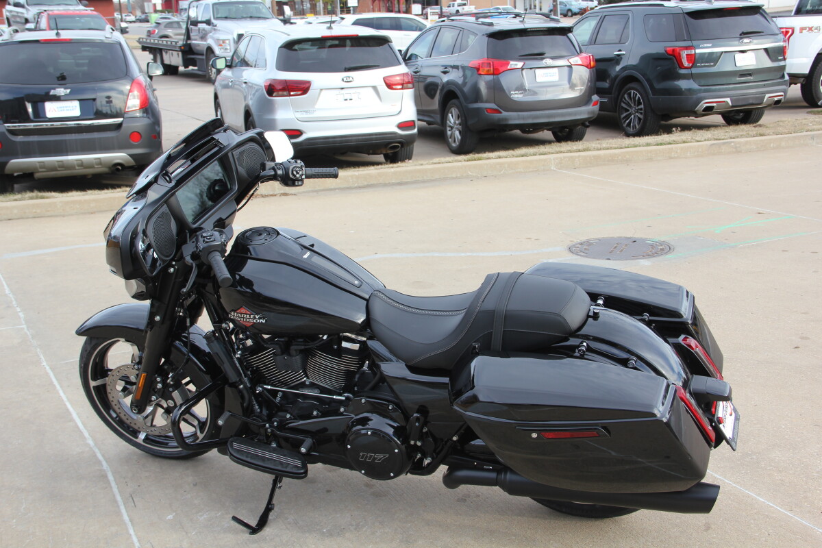 2025 Harley-Davidson Street Glide Midnight Firestorm - Black Finish - Photo 7