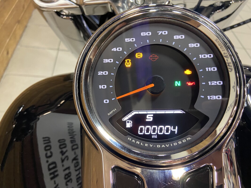 2025 Harley-Davidson Fat Boy Vivid Black FLFB - Photo 6