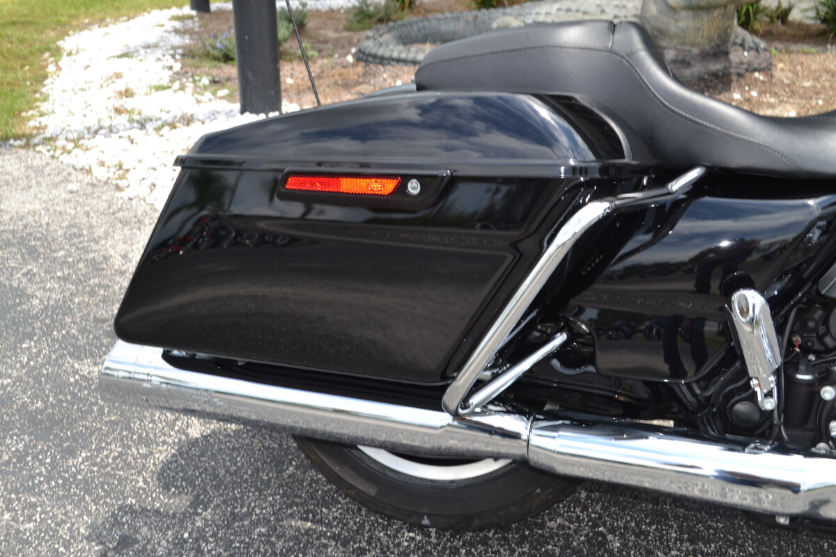 2017 Harley-Davidson Street Glide Special - FLHXS - Photo 6