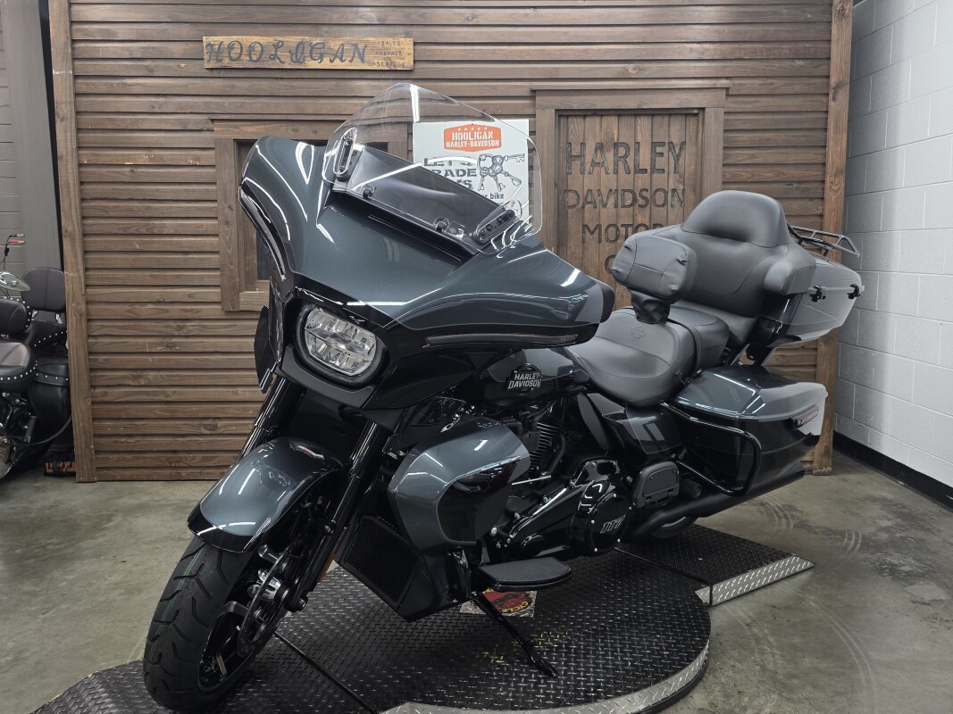 2025 Harley-Davidson Street Glide Ultra IRN HRSE MT/BLK W/ PINSTRIP - Photo 6
