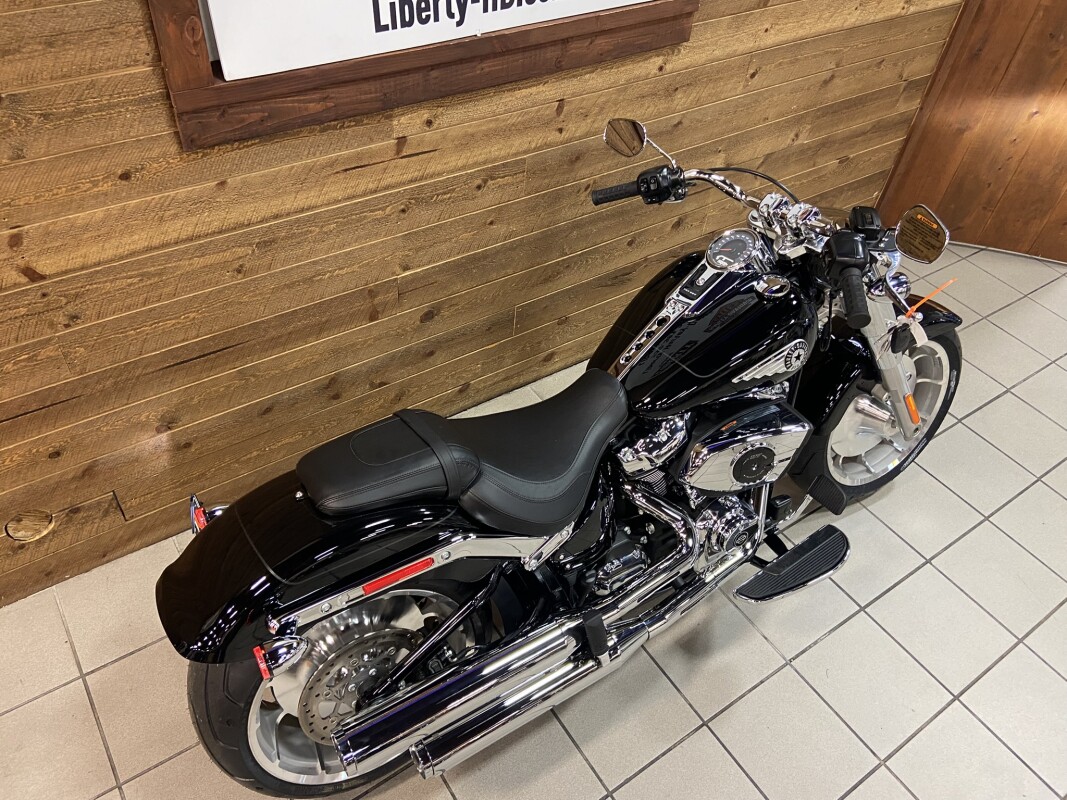 2025 Harley-Davidson Fat Boy Vivid Black FLFB - Photo 7