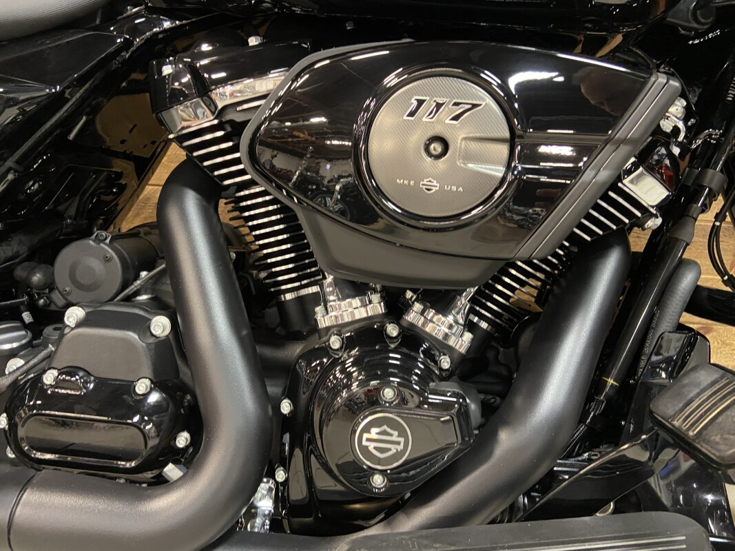 2025 Harley-Davidson Road Glide Vivid Black FLTRX - Photo 3